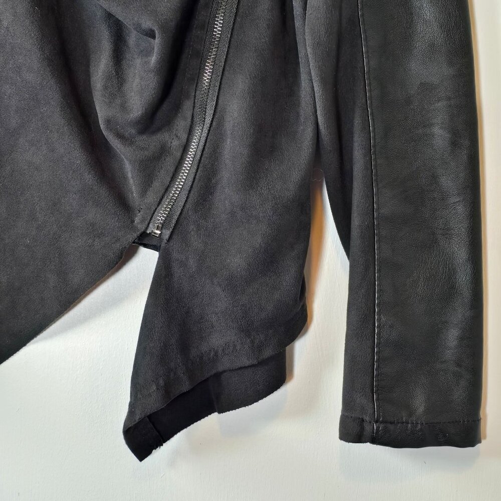 Blank NYC Women's Asymmetrical Black Faux Suede & Vegan Leather Jacket S - Picture 4 of 7